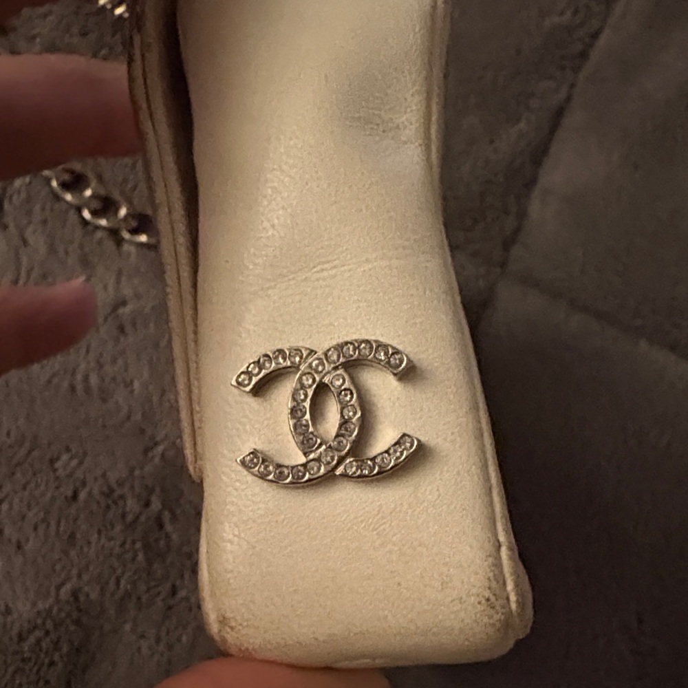 Authentic CHANEL White Quilted Crossbody Bag - Picture 10 of 17